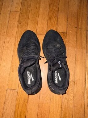 Brooks Men’s Black Athletic Running Shoes